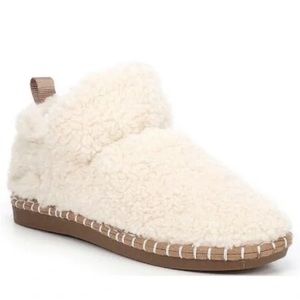 Gianni Bini Cozy Up off-white Faux Shering Bootie Slippers-new
